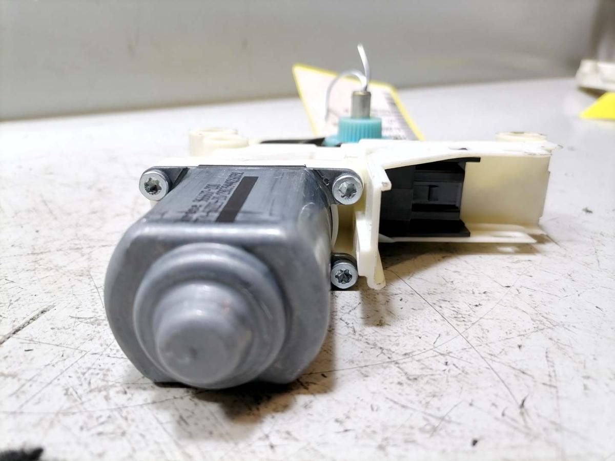 Audi A4 8K B8 original Fensterhebermotor hinten rechts Bj.2009